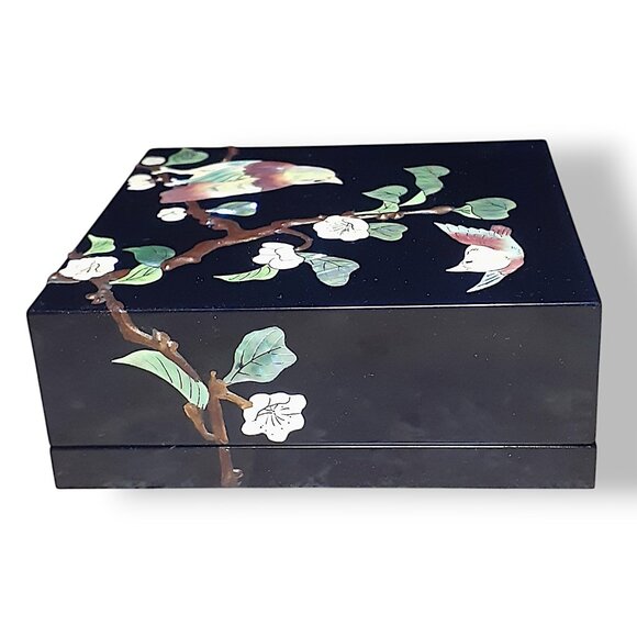Japanese Raden Mother of Pearl Tea Flowers and Cassowaries Lacquer Jewelry Box - Picture 4 of 12